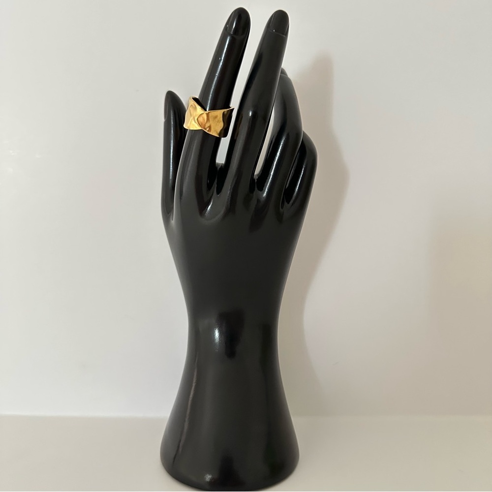 18K Gold Plated Hammered Geometric Open Rings‎ - Picture 2 of 4